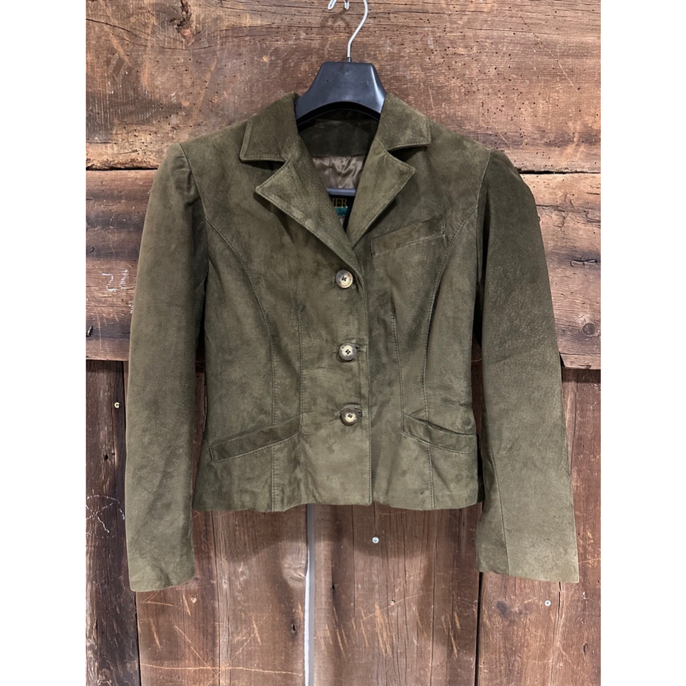 Vintage Women’s dark green leather button jacket by Danier leather. Size petite